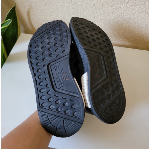 Adidas NMD_R1 Core Black/Green size 6 - Picture 8 of 8